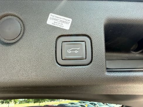 Used 2021 Chevrolet Equinox LT AWD/4WD image 38