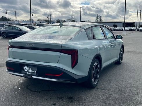 Certified 2025 Kia K4 EX image 9