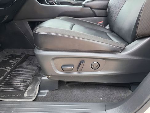 Used 2024 Nissan Pathfinder SL AWD/4WD image 18