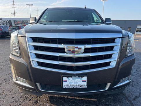 Used 2017 Cadillac Escalade Premium Luxury AWD/4WD image 2