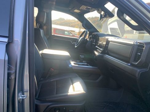 Used 2024 Chevrolet Silverado 1500 High Country image 17