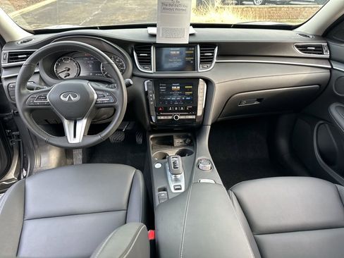 Certified 2025 INFINITI QX50 Pure image 40
