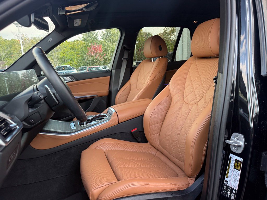 Used 2025 BMW X5 xDrive40i w/ M Sport Package AWD/4WD image 12