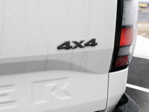 New 2026 Nissan Frontier S image 9