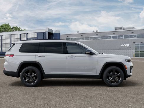 New 2026 Jeep Grand Cherokee L Limited w/ Limited Altitude Package AWD/4WD image 21