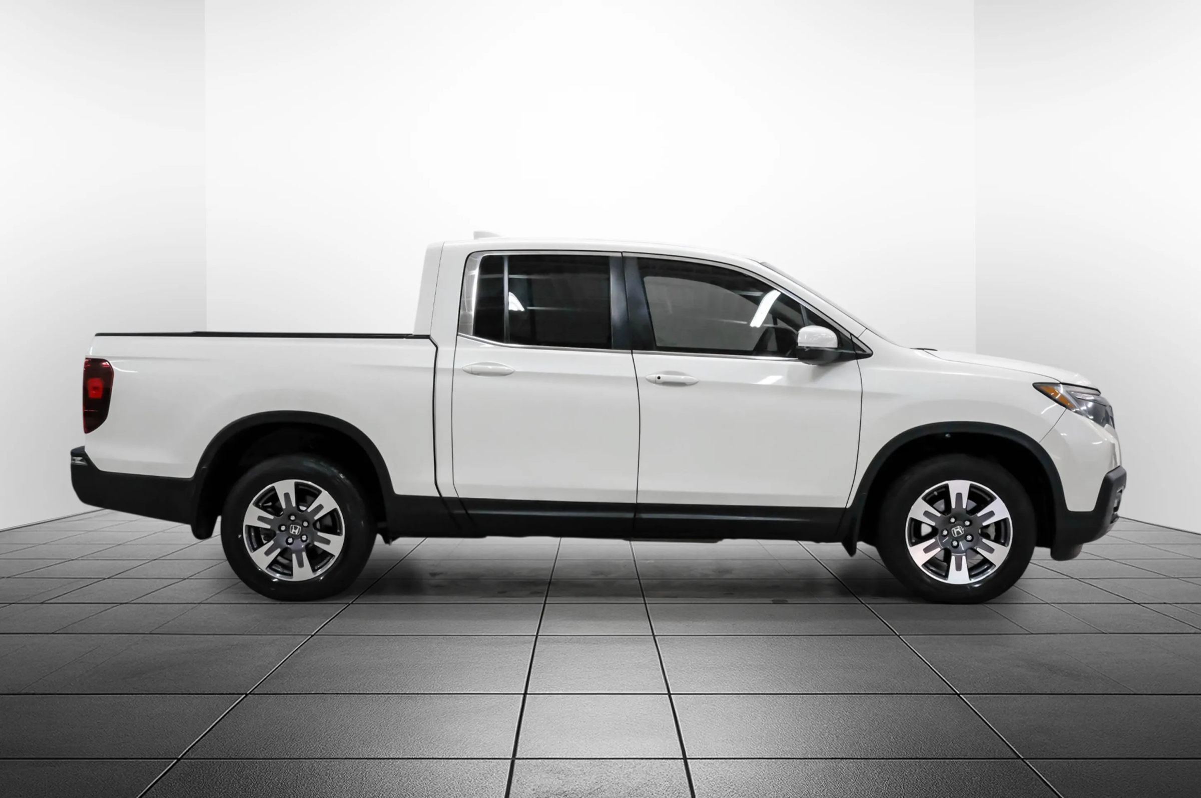 Used 2017 Honda Ridgeline RTL image 7