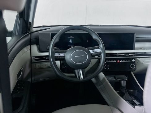 Used 2025 Hyundai Tucson SEL FWD image 17