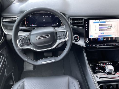 New 2026 Jeep Grand Wagoneer Limited w/ 8-Passenger Seating Package image 21