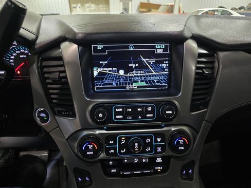 Used 2016 Chevrolet Suburban LT w/ LT Signature Package image 41