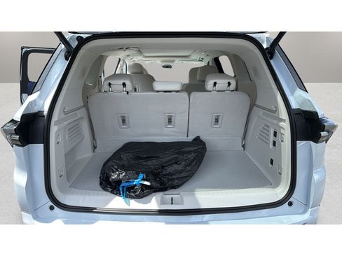 Used 2026 Buick Enclave Avenir w/ Super Cruise Package AWD/4WD image 26