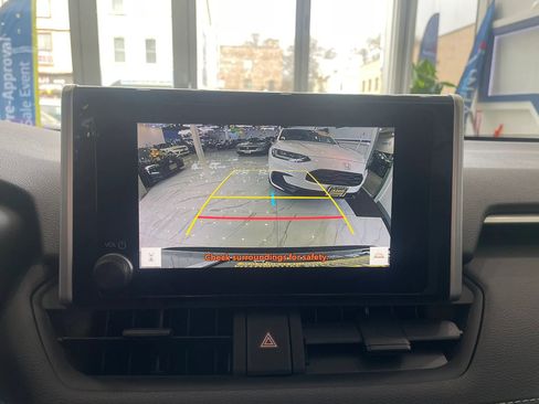 Used 2025 Toyota RAV4 XLE w/ Convenience Package image 12