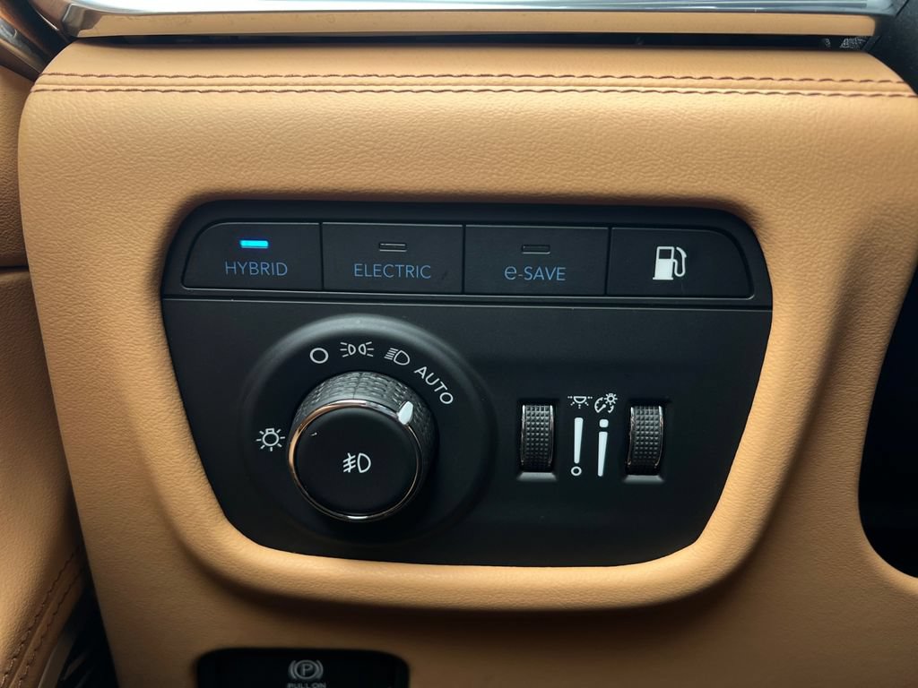 Used 2024 Jeep Grand Cherokee Summit AWD/4WD image 21