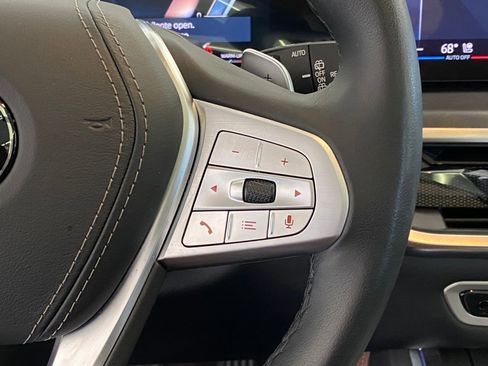 Used 2025 BMW X7 xDrive40i w/ Premium Package image 30