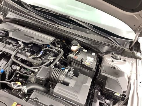 Certified 2024 Hyundai Elantra SEL image 11