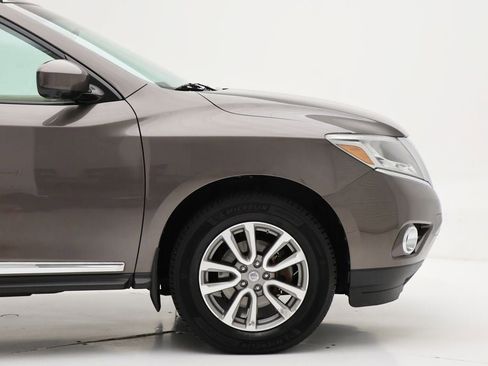 Used 2015 Nissan Pathfinder SL w/ SL Premium Package image 3