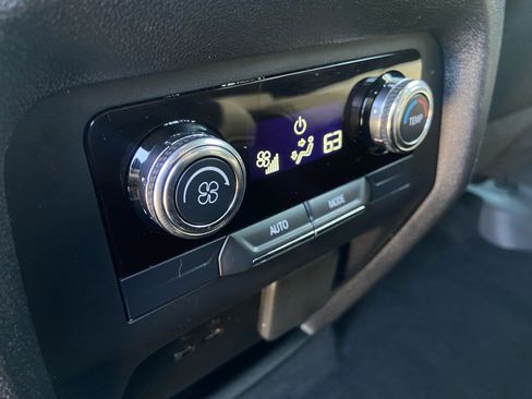 Used 2025 GMC Acadia Elevation image 14