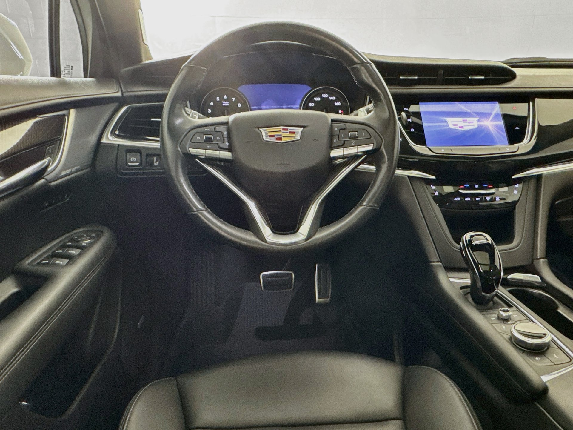 Used 2023 Cadillac XT6 Sport w/ Technology Package AWD/4WD image 25