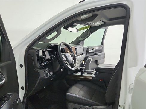 Used 2025 Chevrolet Silverado 1500 RST w/ Convenience Package II AWD/4WD image 10