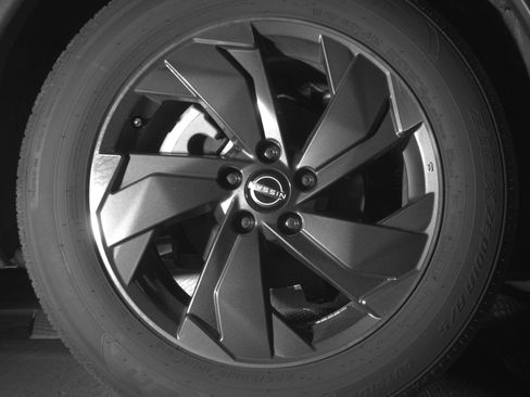 Used 2025 Nissan Rogue SV image 15