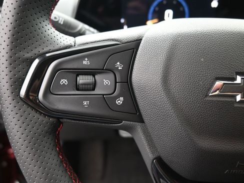 Used 2025 Chevrolet Trax RS w/ Sunroof Package image 7