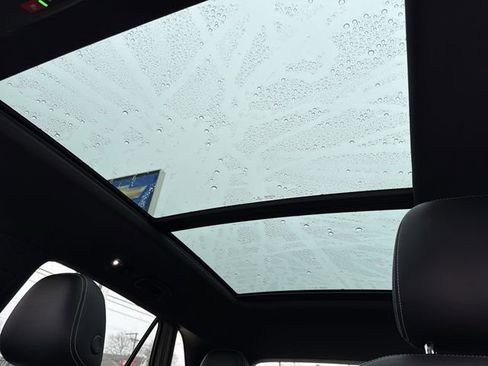 Used 2022 Volkswagen Atlas Cross Sport SEL image 24