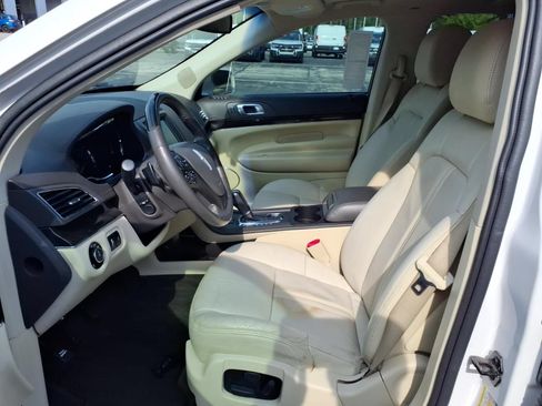 Used 2015 Lincoln MKT AWD w/ Equipment Group 201A image 16