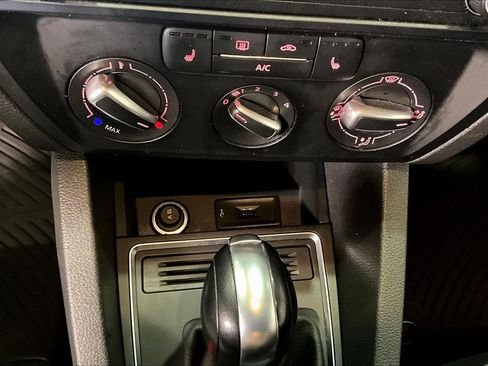 Used 2017 Volkswagen Jetta S image 15