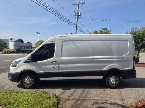 Used 2025 Ford Transit 250 148 Medium Roof Extended AWD w/ Exterior Upgrade Package image 6