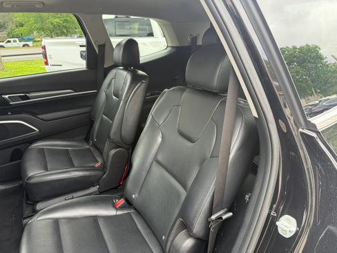 Used 2022 Kia Telluride S FWD image 12