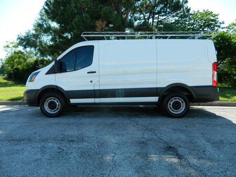 Used 2017 Ford Transit 250 130 Low Roof RWD image 4