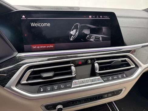 Used 2021 BMW X7 M50i image 19