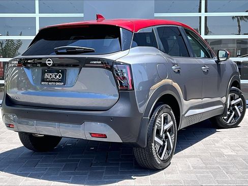 Used 2025 Nissan Kicks SV FWD image 13