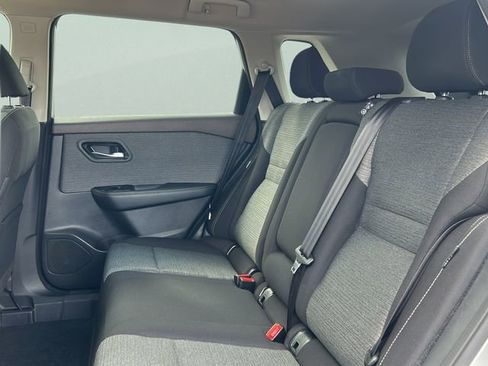 Used 2022 Nissan Rogue SV FWD image 17