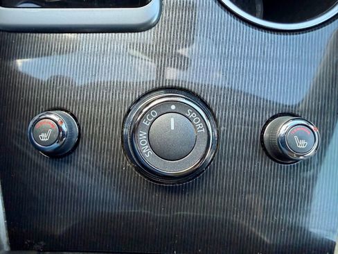 Used 2019 INFINITI QX60 Luxe w/ Essential Package image 16