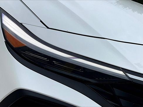 Certified 2025 Hyundai Elantra Sport image 29