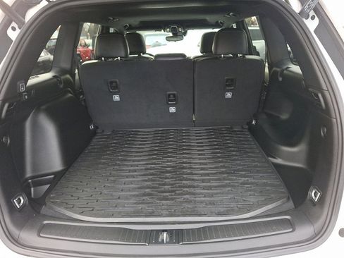 Used 2023 Jeep Grand Cherokee Altitude image 17