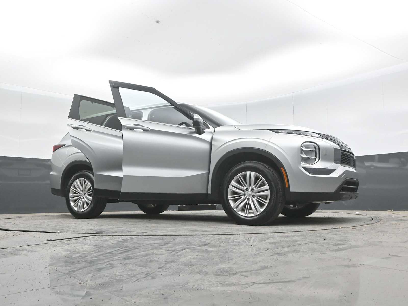 Used 2024 Mitsubishi Outlander ES AWD/4WD image 55