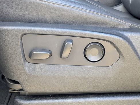 Used 2023 Chevrolet Suburban LT image 22