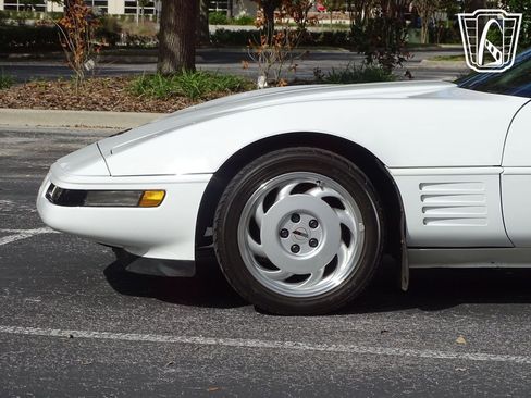 Used 1992 Chevrolet Corvette Convertible image 37