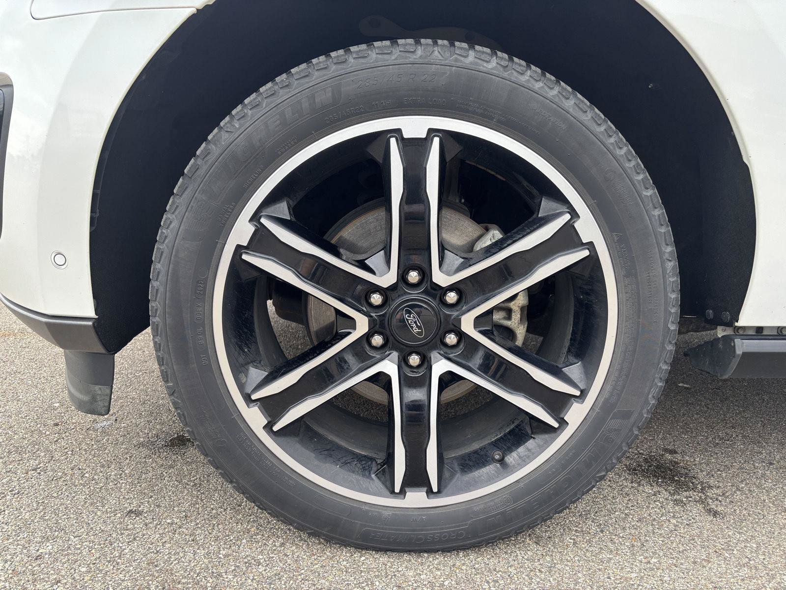 Used 2020 Ford Expedition Limited w/ Equipment Group 303A AWD/4WD image 9