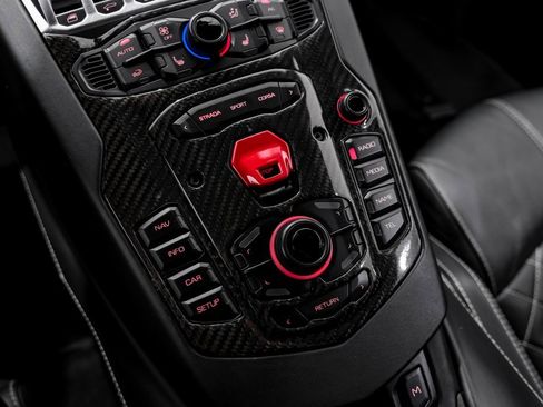 Used 2016 Lamborghini Aventador LP 700-4 image 21