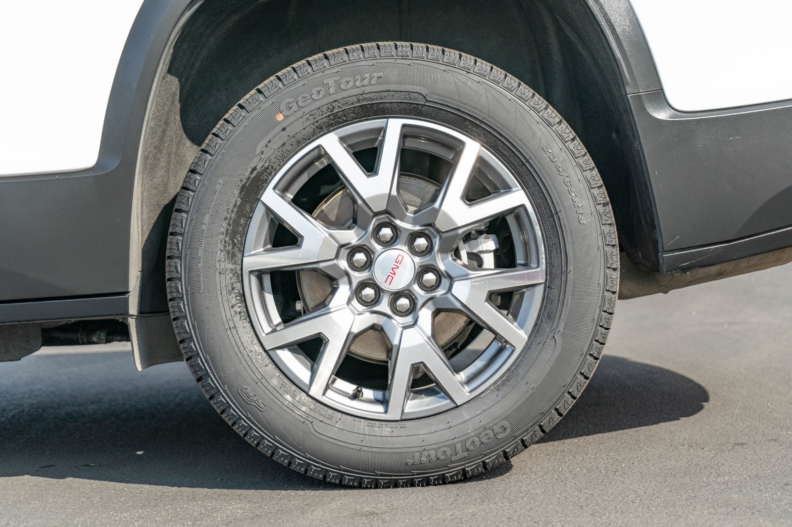 Used 2023 GMC Acadia SLT FWD image 6