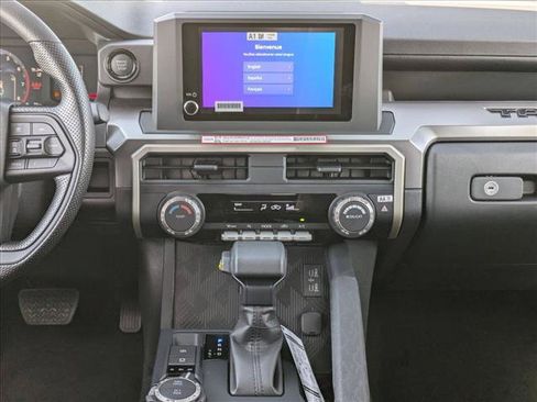 Used 2025 Toyota Tacoma SR5 AWD/4WD image 12