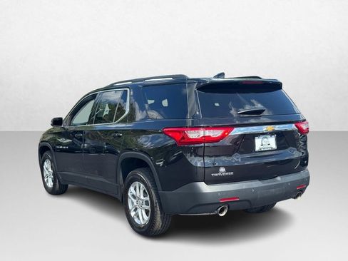 Used 2021 Chevrolet Traverse LT FWD image 4