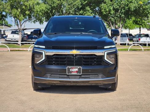 Used 2025 Chevrolet Suburban LS RWD image 10