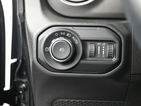 Used 2022 Jeep Wrangler Unlimited Sport image 12