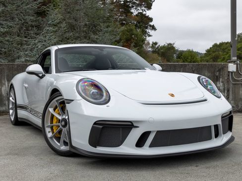 Certified 2018 Porsche 911 GT3 RWD image 9