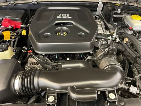 Certified 2022 Jeep Wrangler Sport AWD/4WD image 25