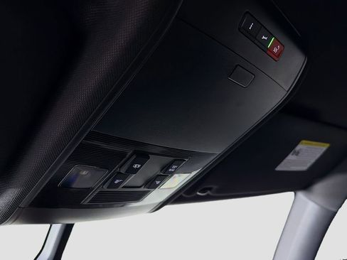 Used 2021 Volkswagen Atlas Cross Sport SE image 42