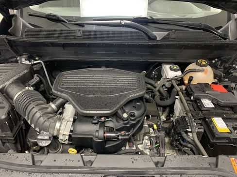 Used 2022 GMC Acadia SLE AWD/4WD image 16